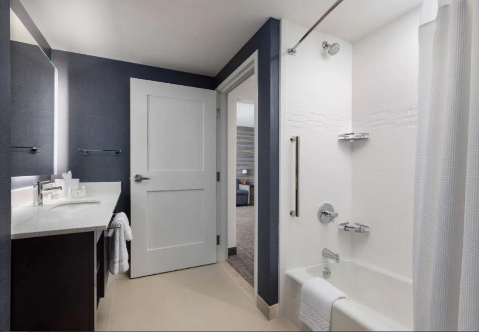 Residence Inn By Marriott New Haven Hamden Exterior photo